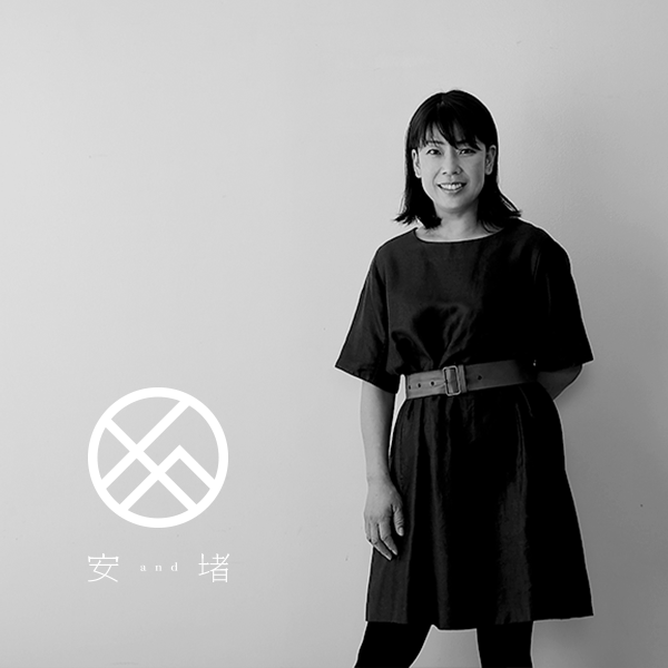 白ペイズリー　手ぬぐい（藍染）